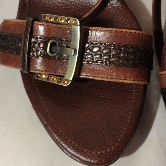 Hilary Radley Platforms - Picture 14 of 14